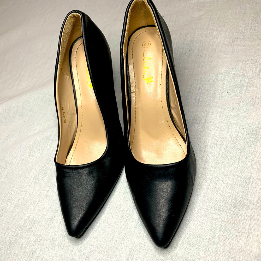 Black pumps size EU40